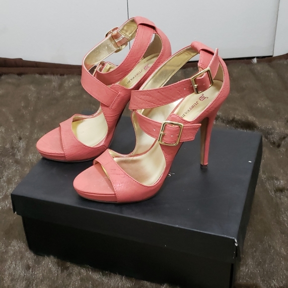 Heels - Picture 2 of 7